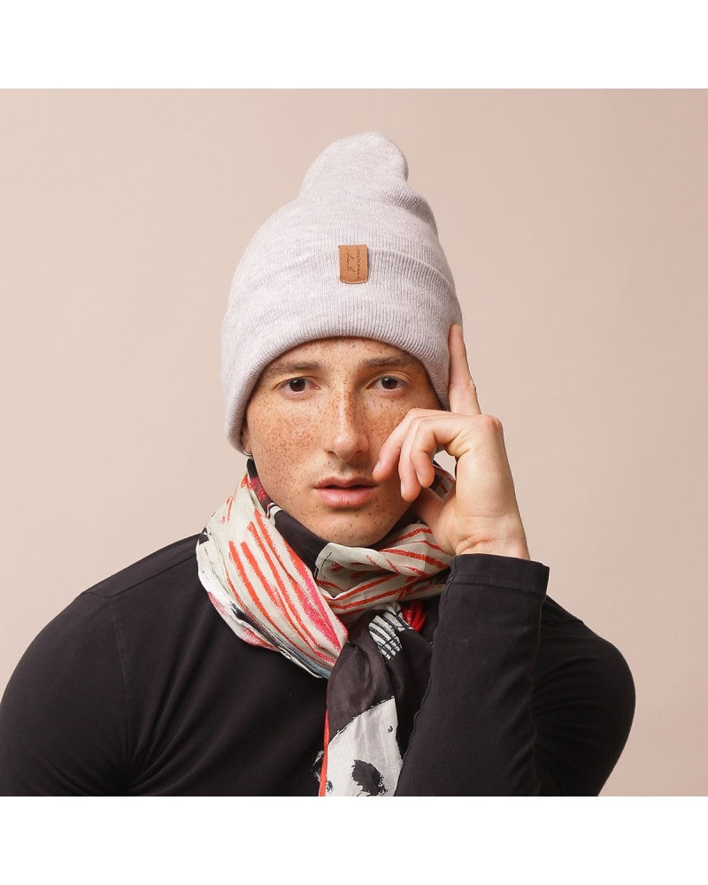 model wearing deidaa grey merino wool beanie winter hat